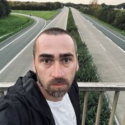  ,   Leo, 35 ,   ,   