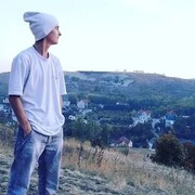 ,   Denis, 32 ,   ,   , c 