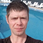  ,  Oleg, 32