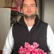  ,  Maksim, 22