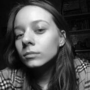  ,   Veronika, 20 ,   