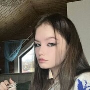  ,  Kamilla, 24