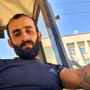  ,  Armen, 27