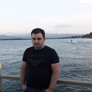  ,  Armen, 32