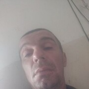  ,  Viktor, 37