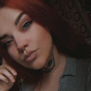  -,  Lia, 26