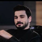  ,  Ianee, 25