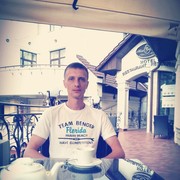  ,  Viktor, 44