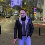 ,  Elshan, 29