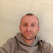 ,  Oleg, 32