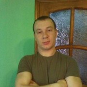  ,   Valentin, 32 ,  