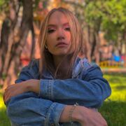  ,  Vika, 22