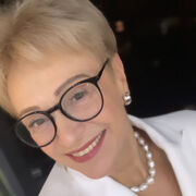  ,   Tatiana, 64 ,   c 