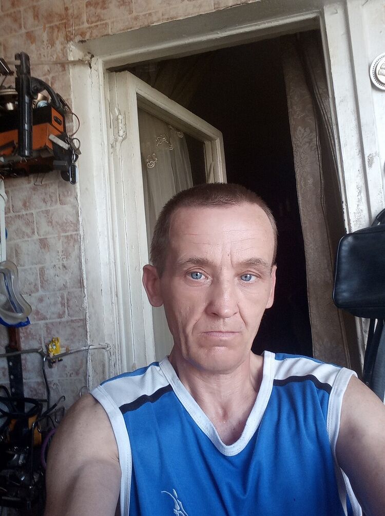  20373428  Victor, 47 ,    