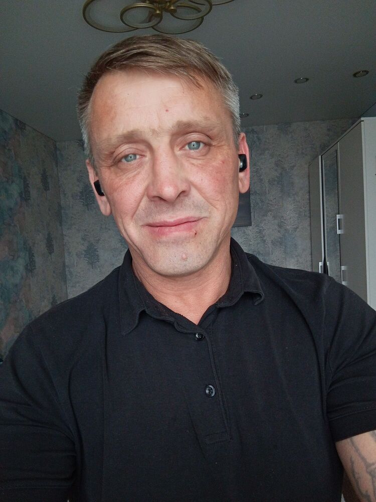  43825018  , 49 ,    