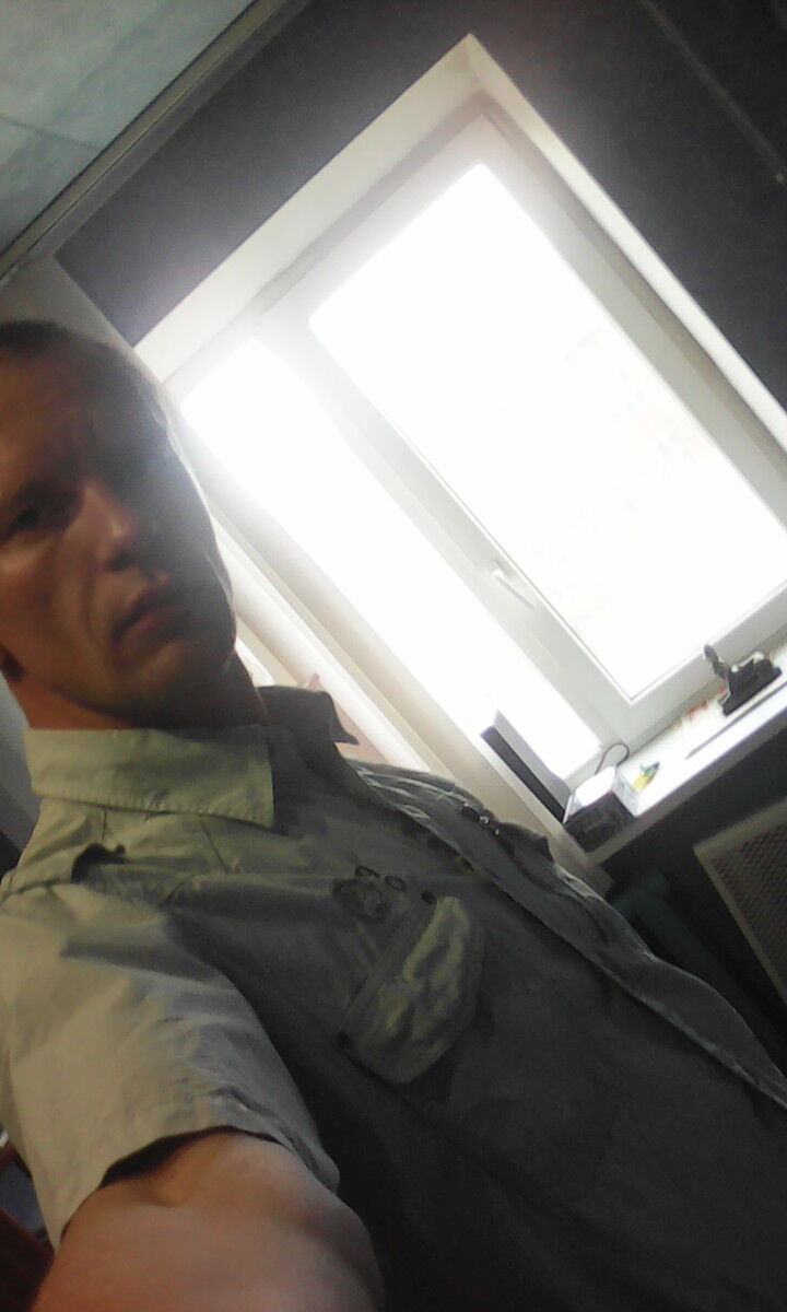  9873798  Maksim, 41 ,    