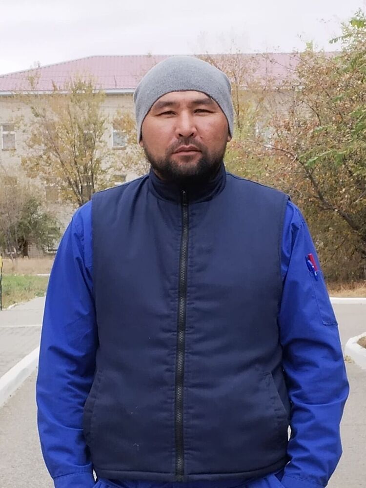  54595418  Turar, 39 ,    