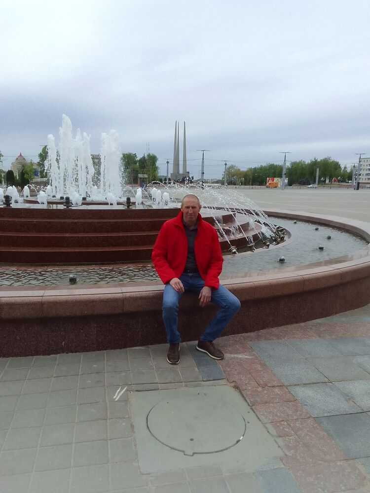  53320758  Dima, 47 ,    