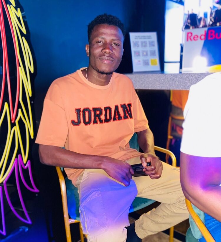  54476628  Omar, 28 ,    