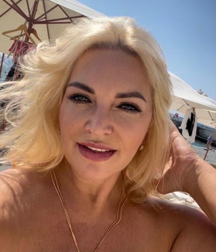  38566618  Ksenia, 51 ,    