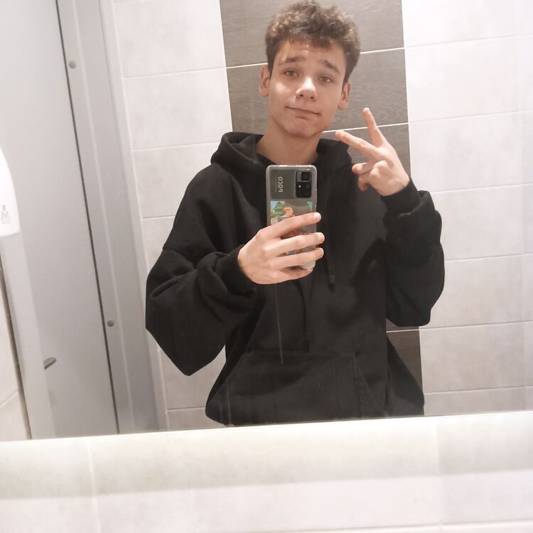  31751348  , 21 ,    