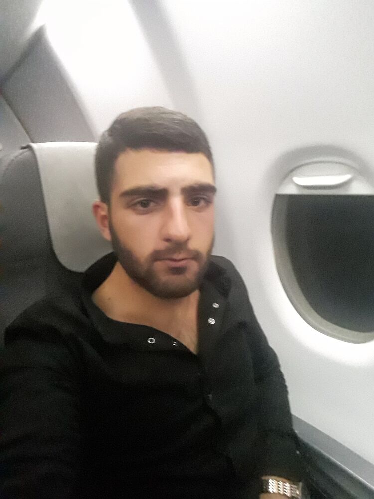  ,   Armen, 27 ,   ,   