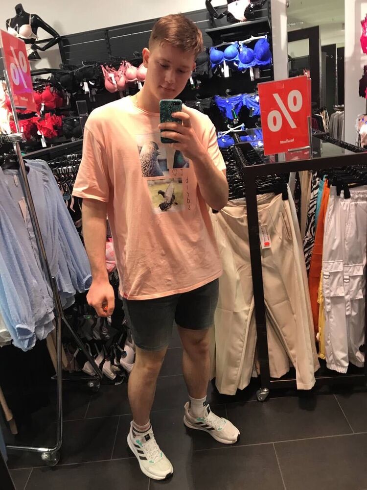  33768068  Vlad, 21 ,     
