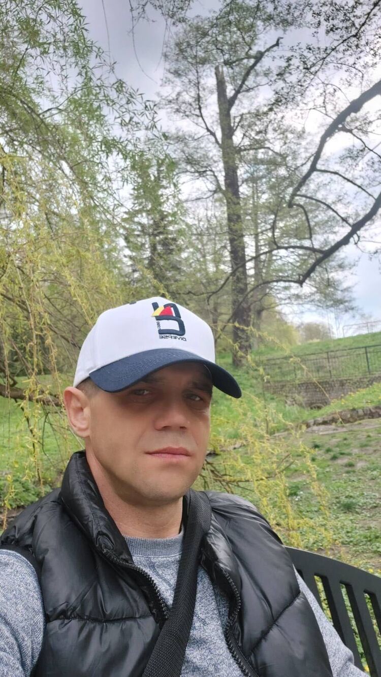  ,   Maksim, 42 ,   ,   , c , 