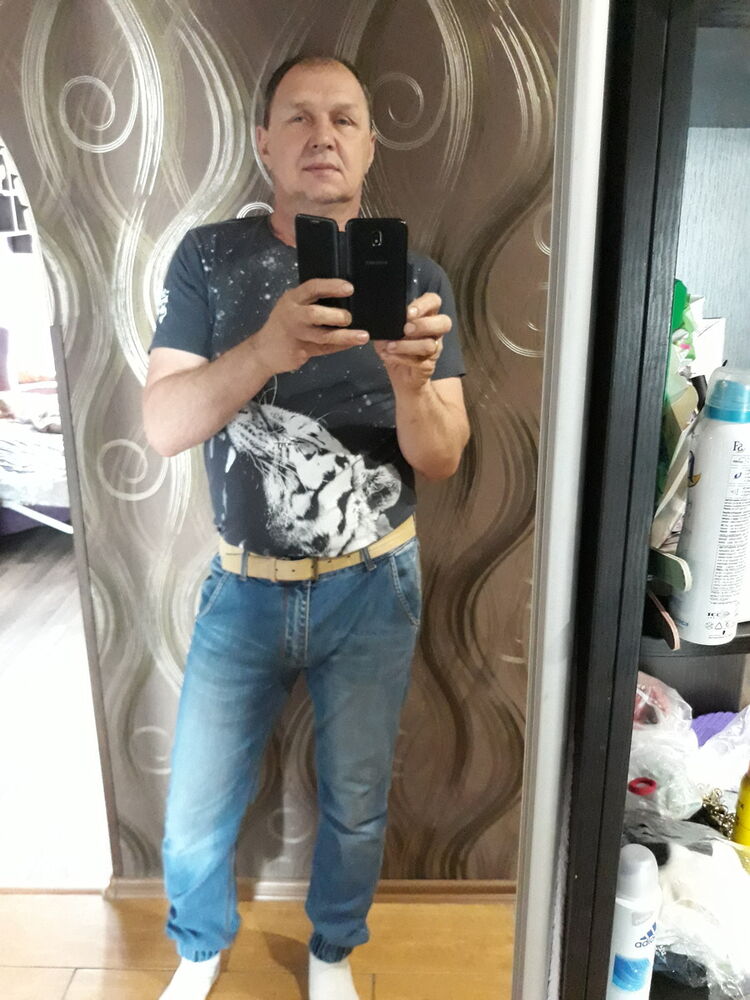  12438858  Sergey, 52 ,     