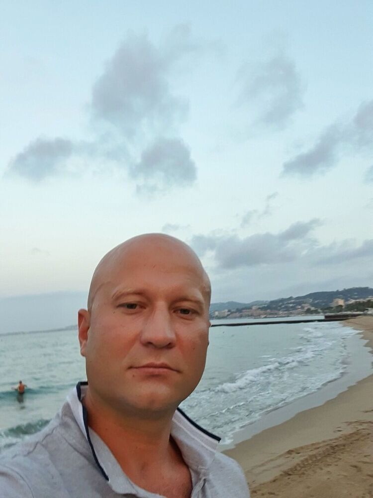  ,   Raimonds, 36 ,   ,   