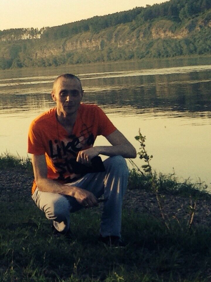  4594968  Vadim, 47 ,    