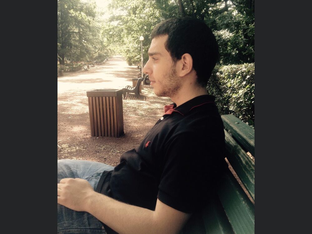  25581638  Gabriel, 25 ,    