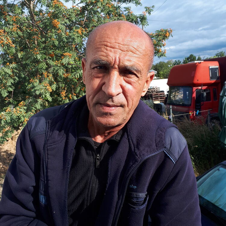  Suchy Las,   , 63 ,  