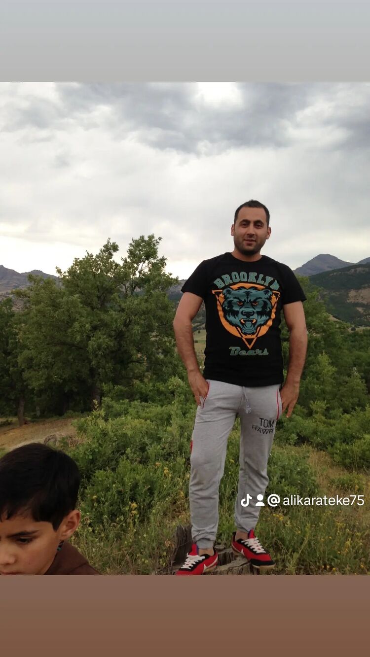  ,   Deniz, 40 ,   ,   