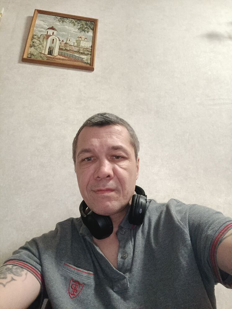  49683998  Alekcei, 42 ,    