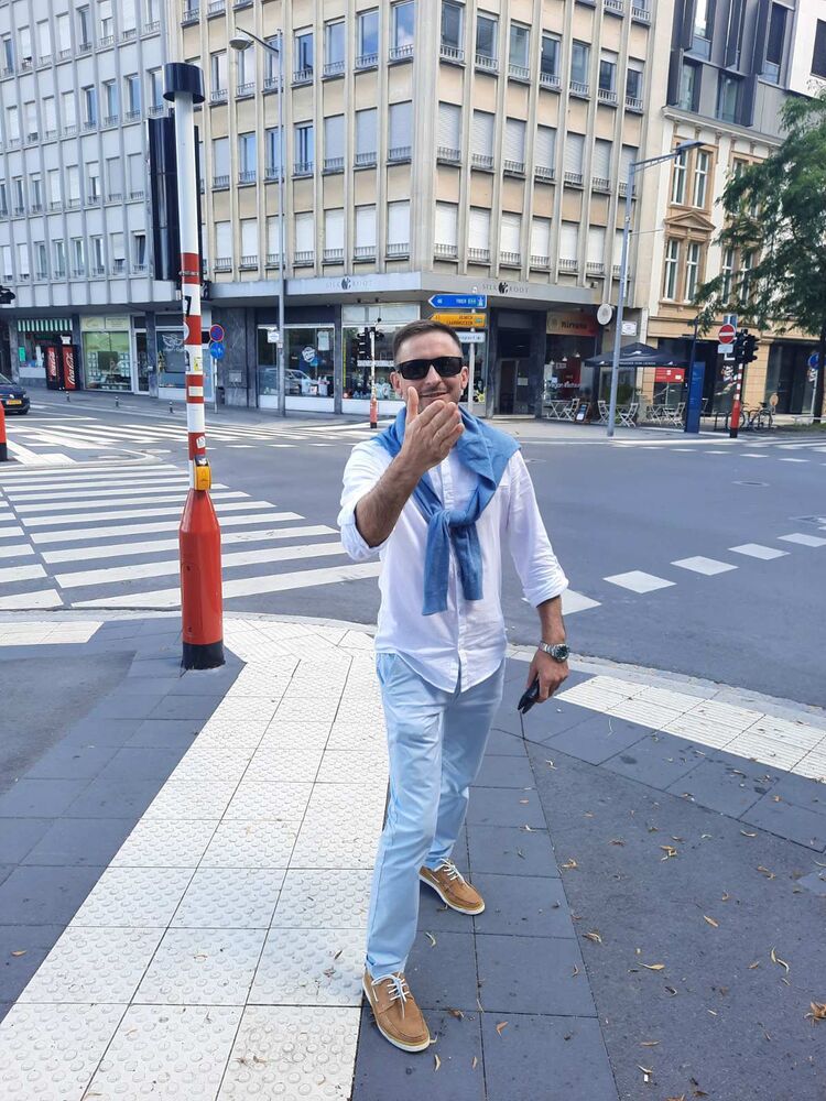  23881228  Ghenadie, 40 ,    