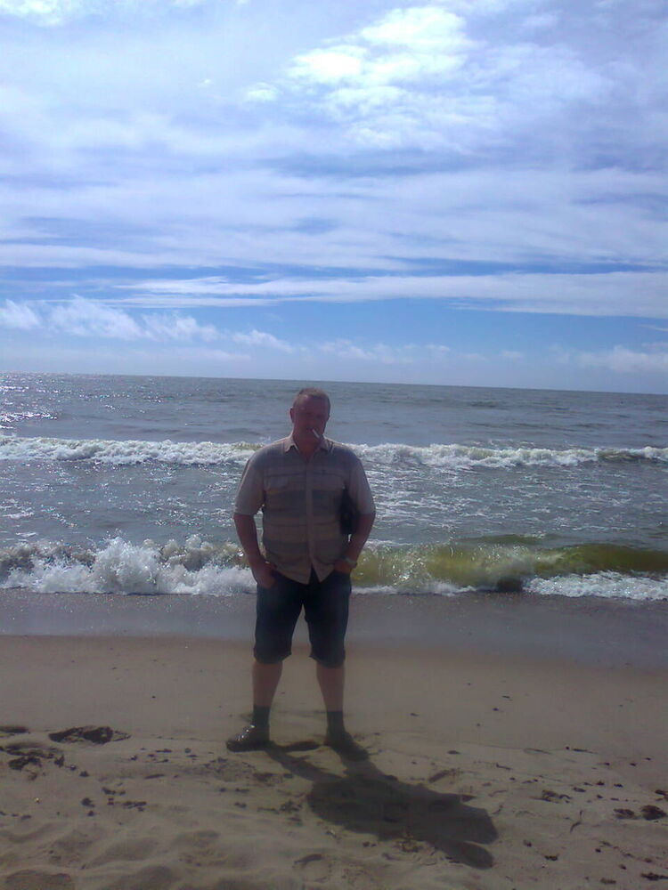  9011638  Tadik, 47 ,    