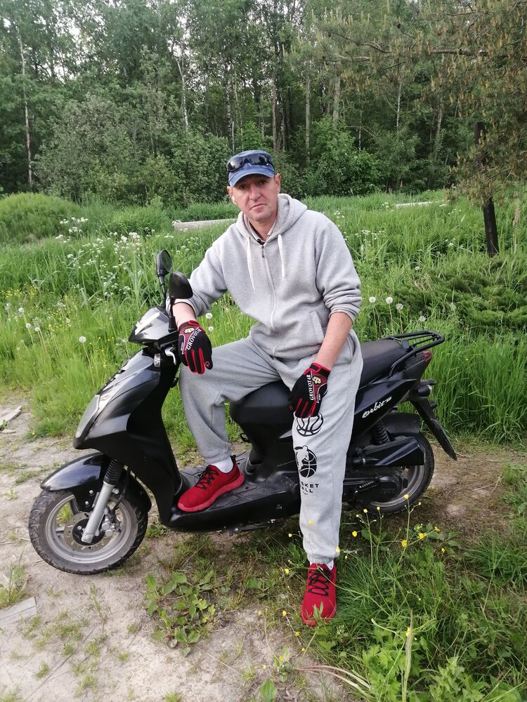  27027948  , 49 ,    -