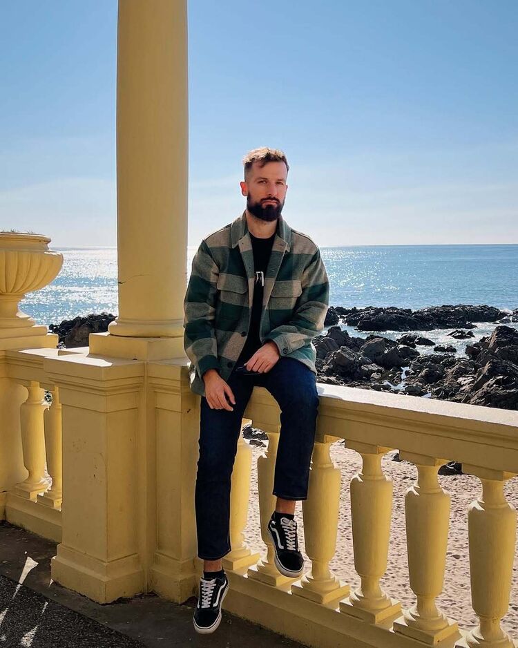  53282028  , 35 ,    --