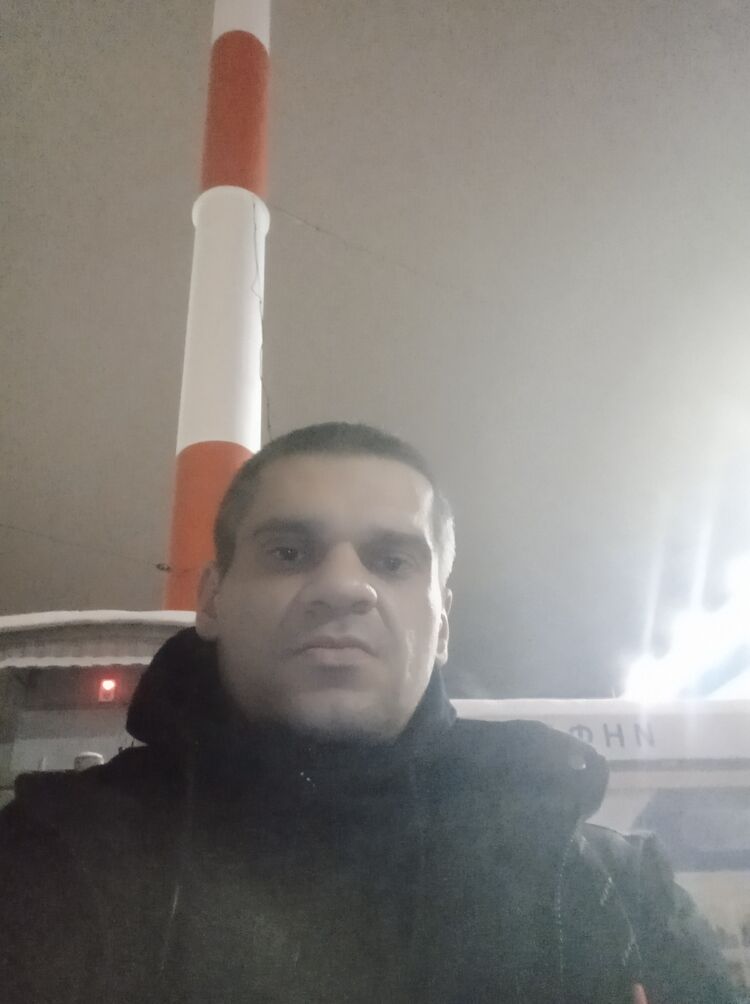  31004938  , 37 ,    