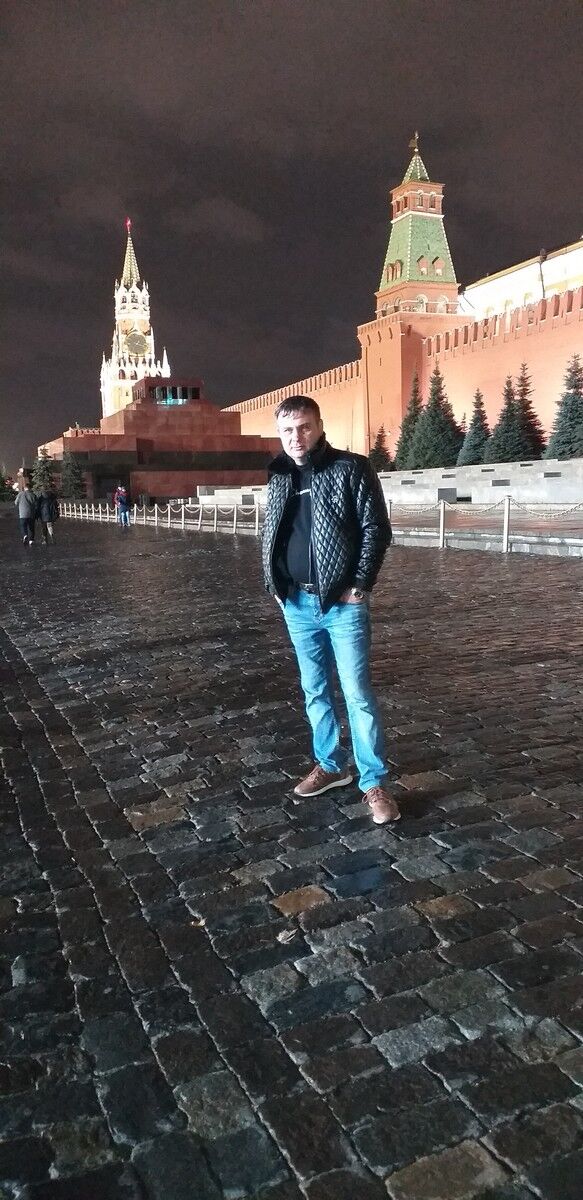  17929398  Elman, 42 ,    