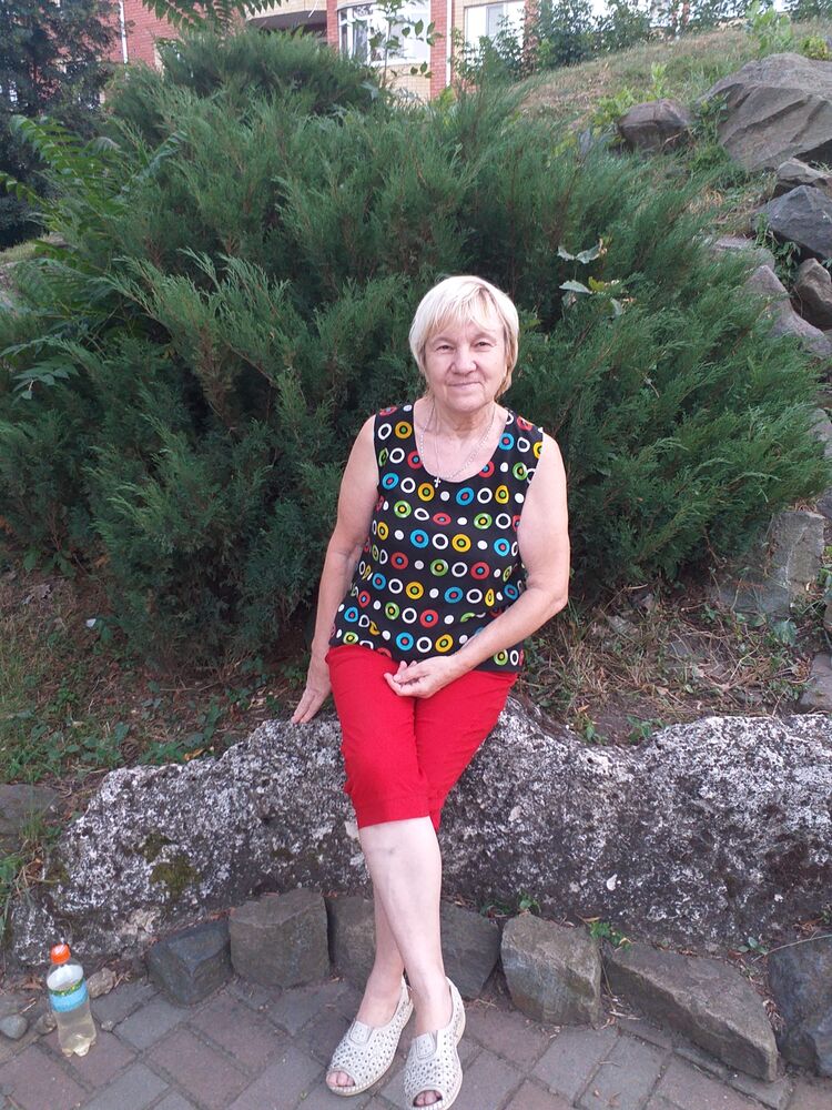  ,   Lyubov, 62 ,   c 