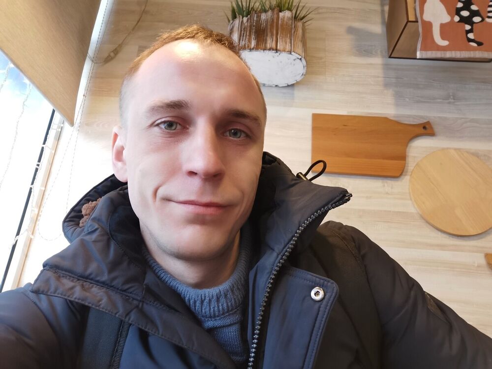  22076318  , 39 ,    