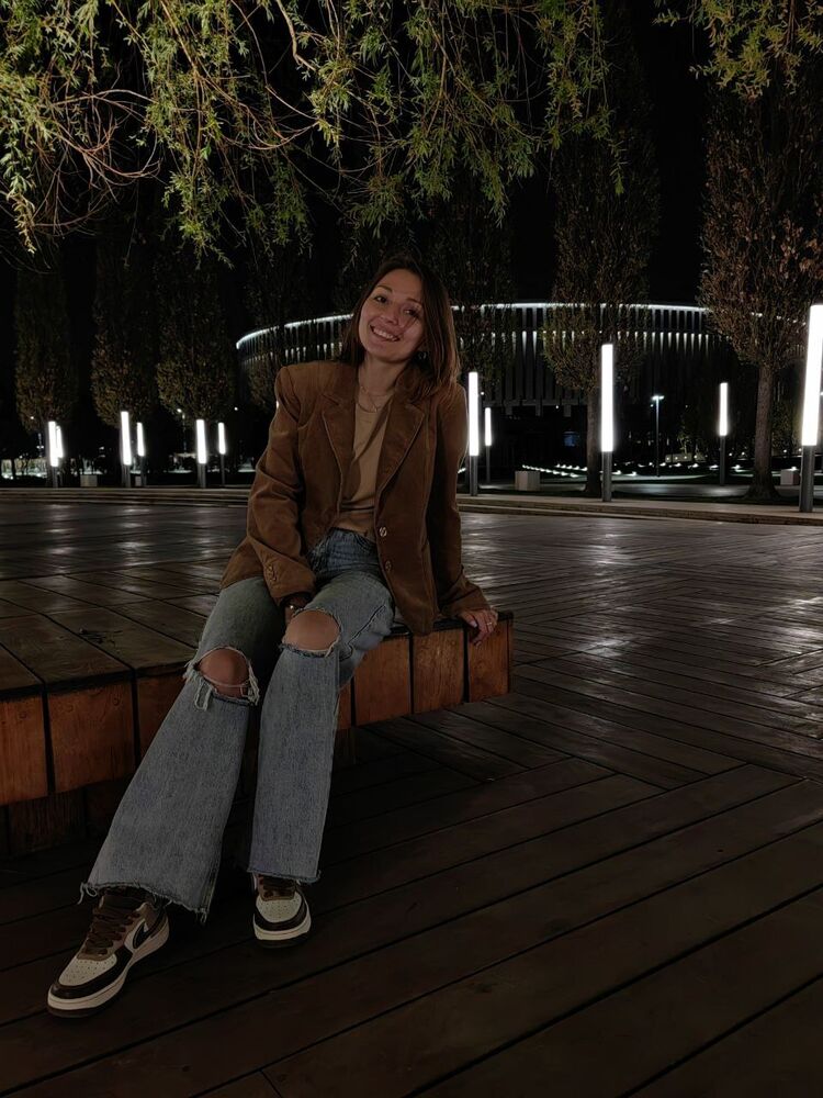  51436348  Viktoria, 22 ,    