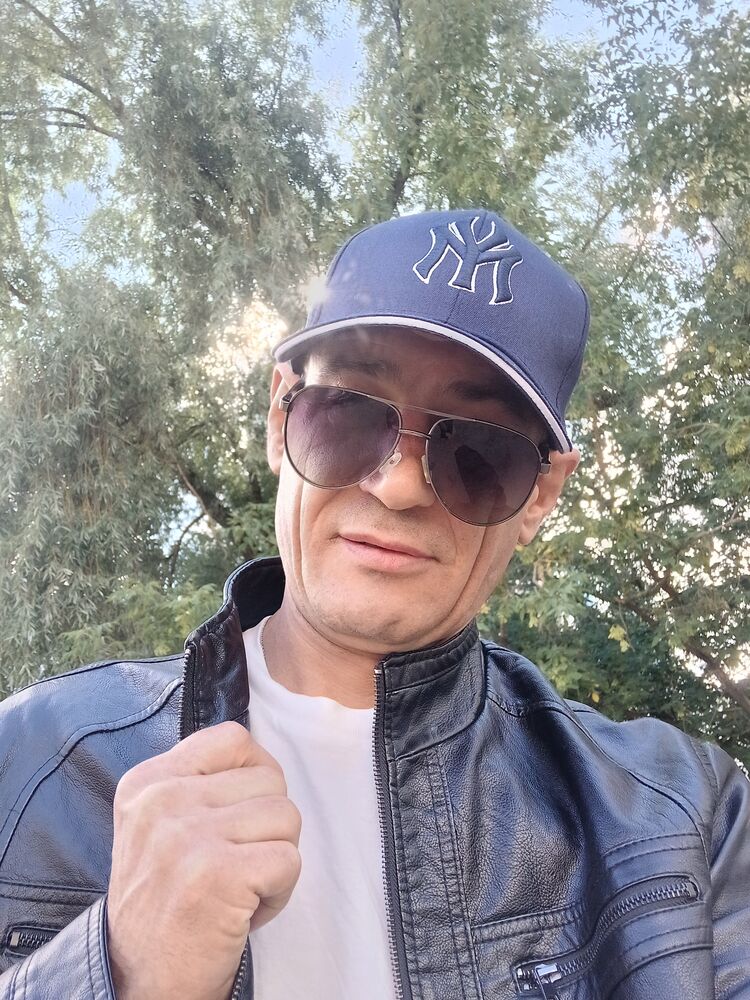  54112738  Viorel, 45 ,    