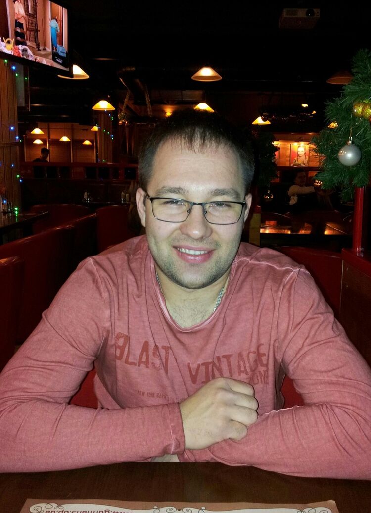  4399098  David, 41 ,    