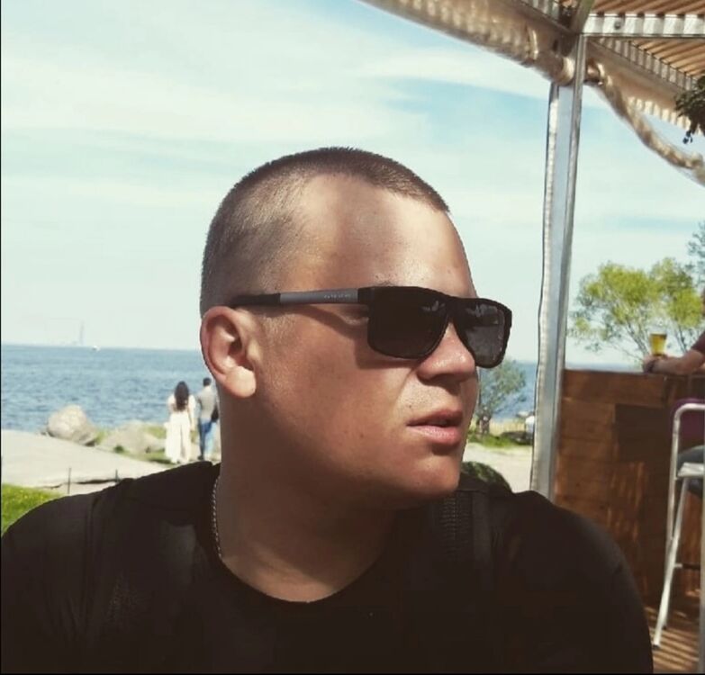  ,   Denis, 33 ,   ,   