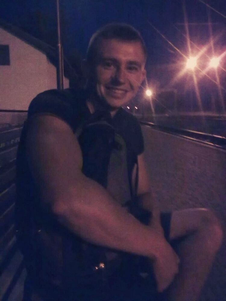  12777908  Artem, 34 ,    