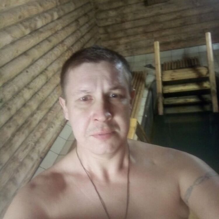  46751248  Pavel, 42 ,    