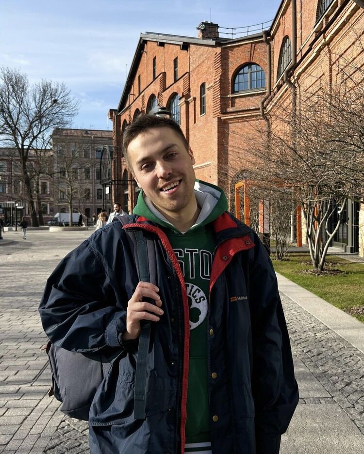  37455468  , 34 ,    -